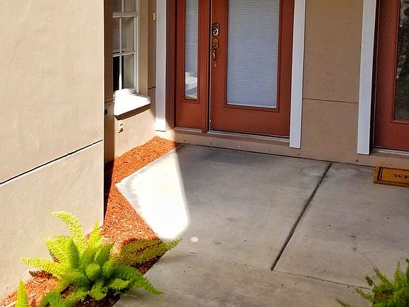 3rd image of 282 Valencia Cir