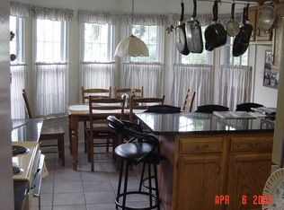 1625 Hiddenbrook Dr, Herndon, VA 20170