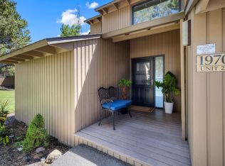 1970 Redtail Hawk Dr, Redmond, OR 97756