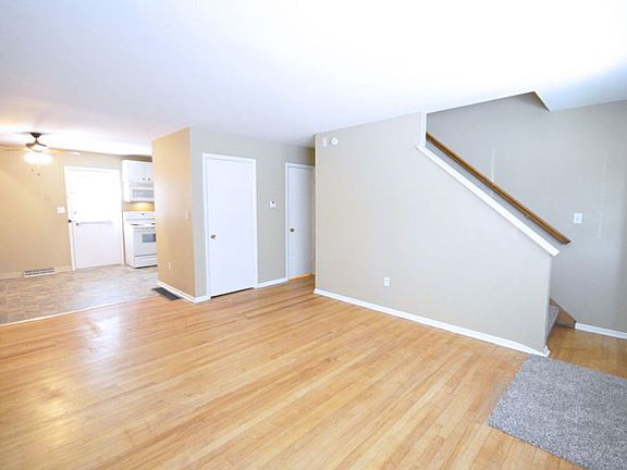 3rd image of 85-95 Illinois Ave #95-M