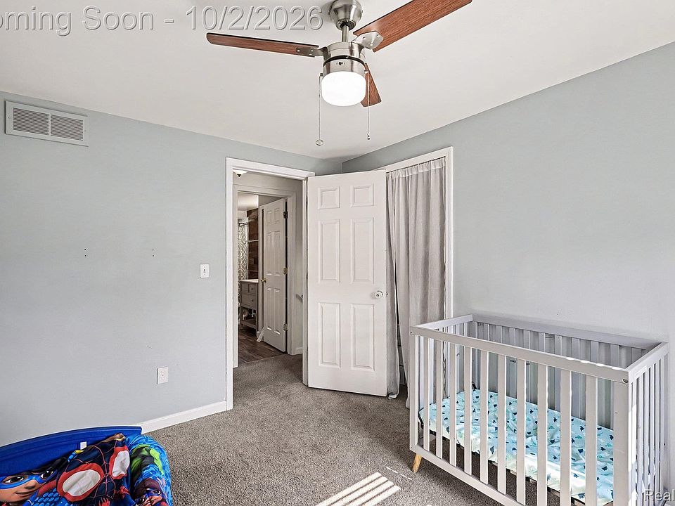 24055 Manila St, photo 15