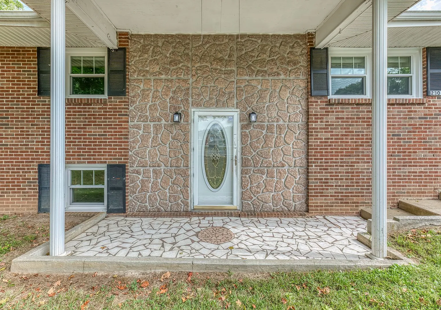 4 bedroom / 2.5 bath home Johnson City TN — Photo 2