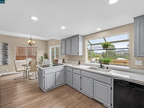 5389 Debra Ln, Richmond, CA 94803