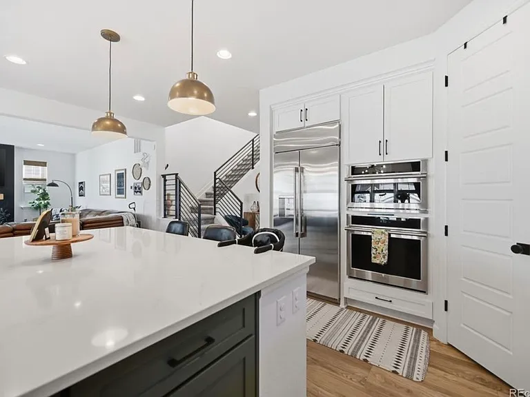 7254 S Waterloo Way — Photo 3