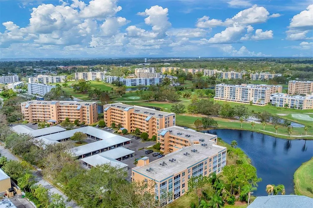 2 bed, 2.0 bath, 1256 sqft, $2,000 — Photo 1