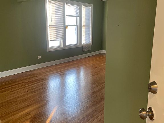 3rd image of 2150 N Lawler Ave