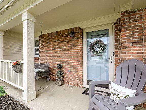 3rd image of 230 Wyndotte Dr