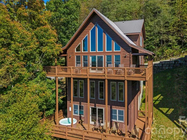 39 Valley Heights Dr, Mars Hill, NC 28754