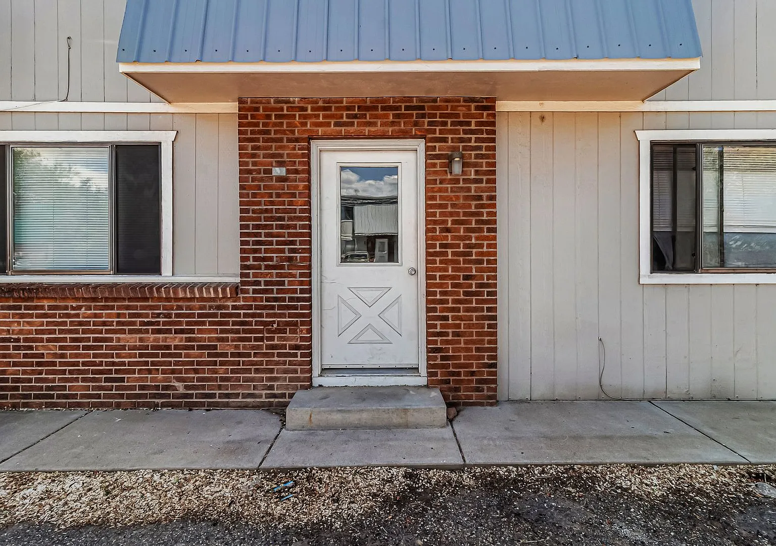 455 Topaz Drive — Photo 1