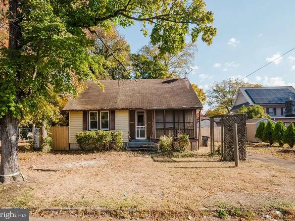 15 Maple Ave, Newfield, NJ 08344