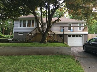 48 Hewlett Dr, Sound Beach, NY 11789