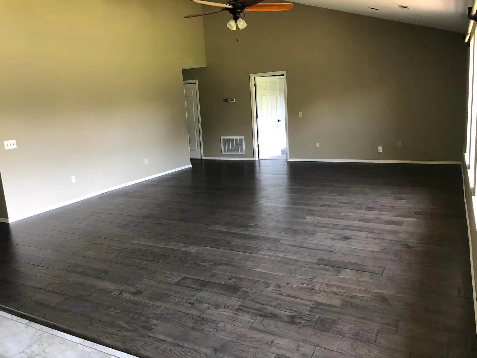 3 bed, 2.5 bath, 2205 sqft, $3,500 — Photo 4