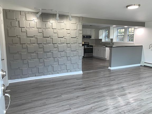 3rd image of 38 Wellington Ave Floor 1