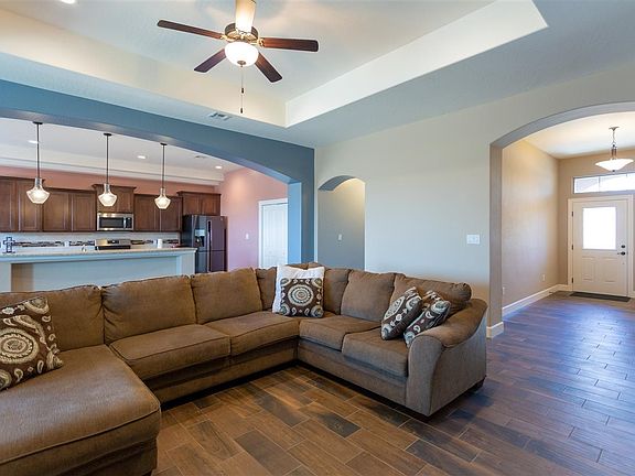 3rd image of 1104 Mimosa Dr