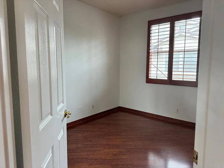 606 Larkridge — Photo 8