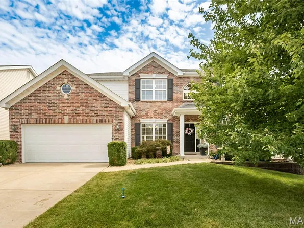 1048 Pierpoint Ln, Saint Charles, MO 63303