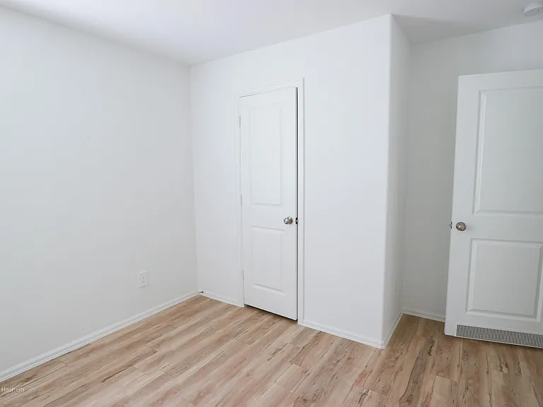21811 Hickory Springs Ct — Photo 15