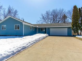 5825 Saint Albans Ct, Shoreview, MN 55126