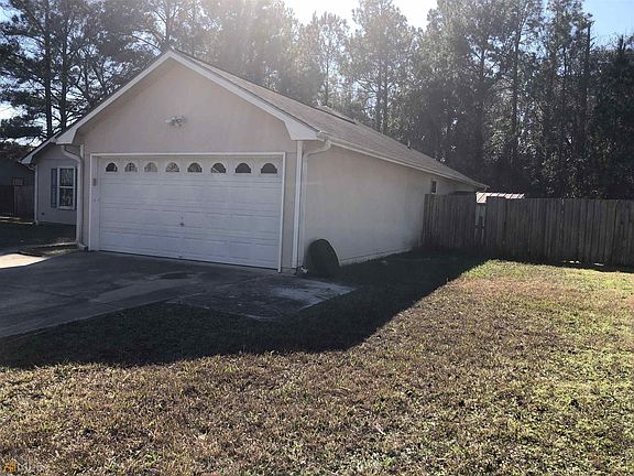 3rd image of 121 Huntington Dr