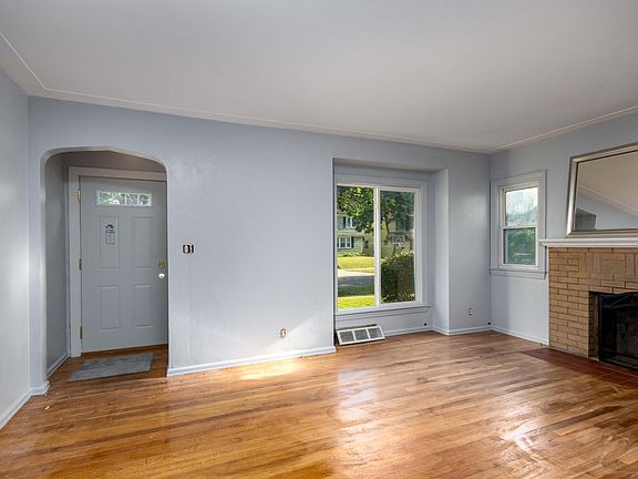 5th image of 957 Ballard St SE