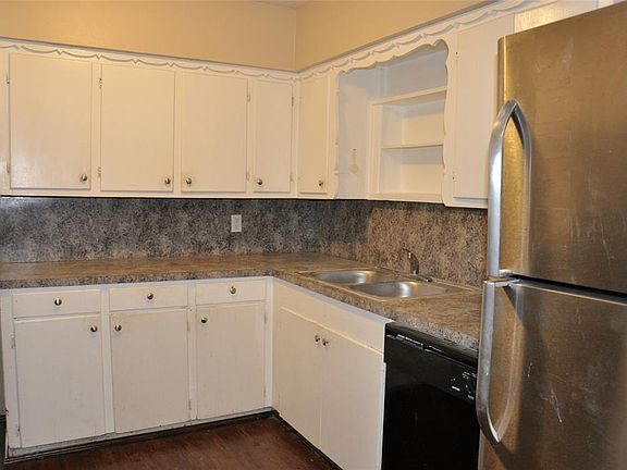 3rd image of 14923 Sweetgum Dr