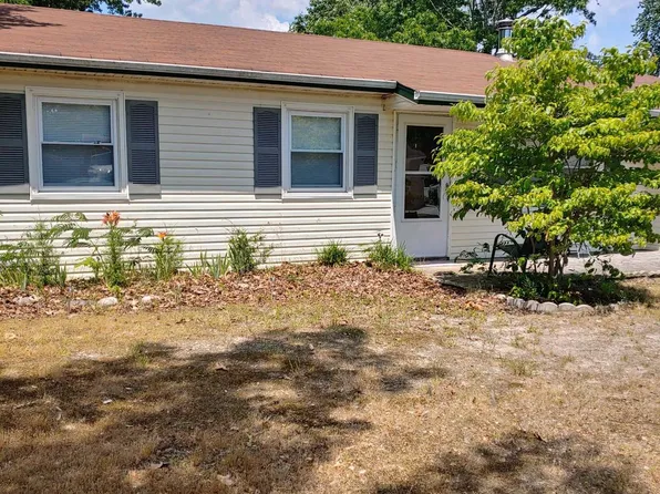 303 4th St, Waretown, NJ 08758
