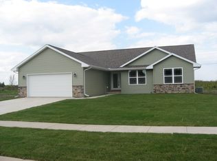 110 Bryce Ln, Tolono, IL 61880