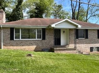 704 Elizabeth St, Lowellville, OH 44436