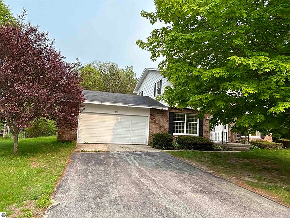 4th image of 459 Sierra Dr