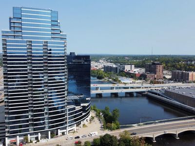 335 Bridge St NW #902, Grand Rapids, MI, 49504