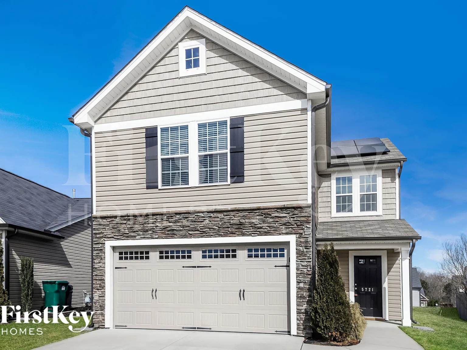 3 bed, 2.5 bath, 1594 sqft, $2,370 — Photo 1