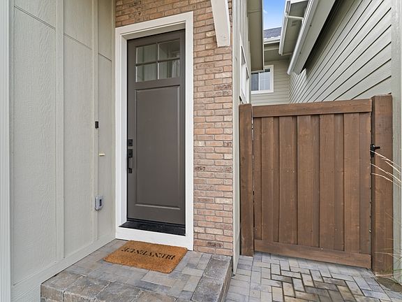 3rd image of 2941 W Hidden Springs Dr