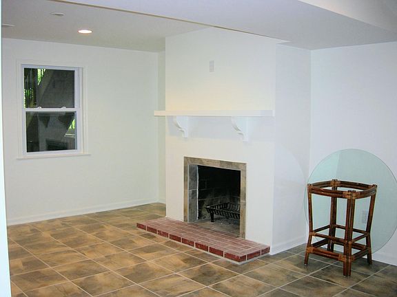 3rd image of 916 S George Mason Dr