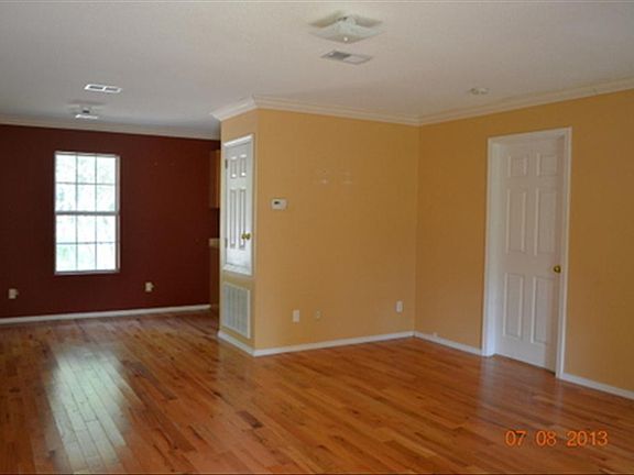 5th image of 1033 Lonesome Pine St