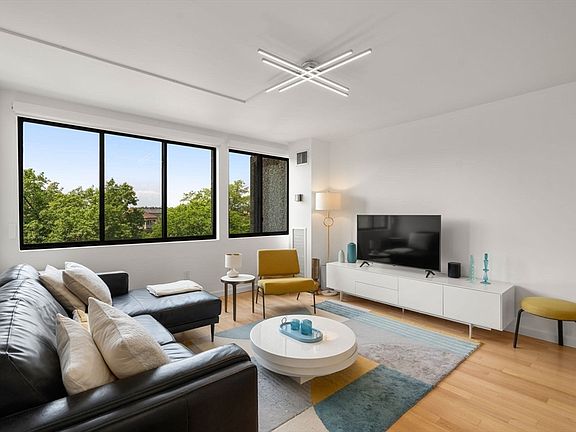 3rd image of 1731 Beacon St APT 508