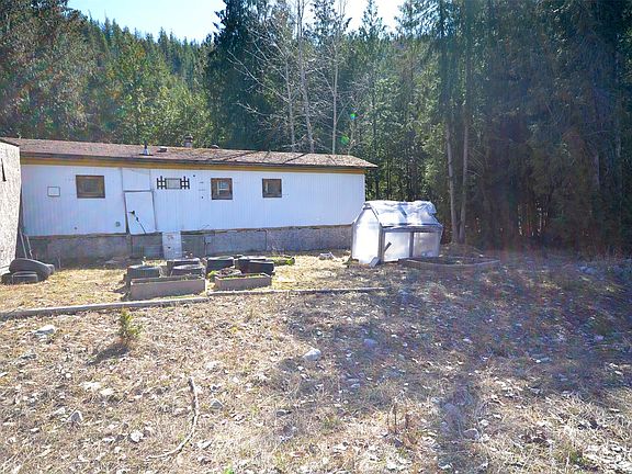 5th image of 1538 Creighton Valley Rd