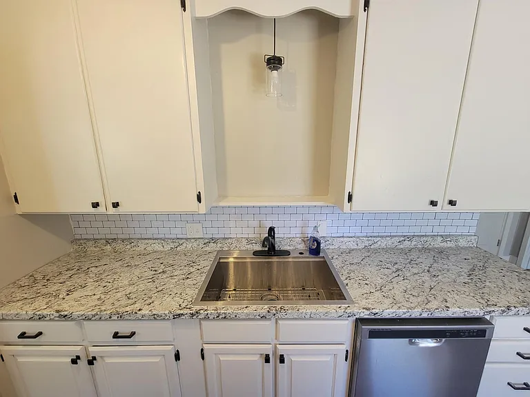 New kitchen, new dishwasher.