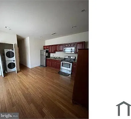 3 bed, 1000 sqft, $1,400 — Photo 3