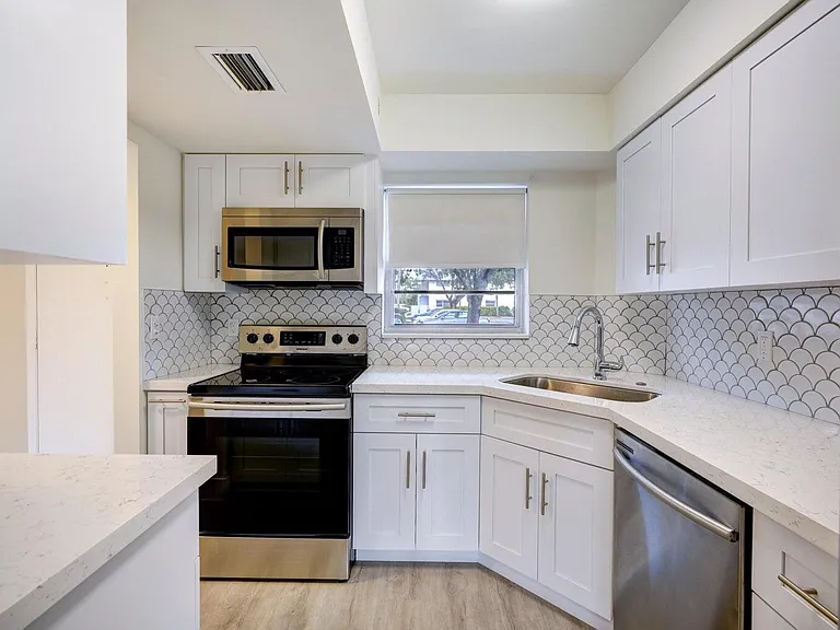 18081 SE Country Club Dr #265 — Photo 2