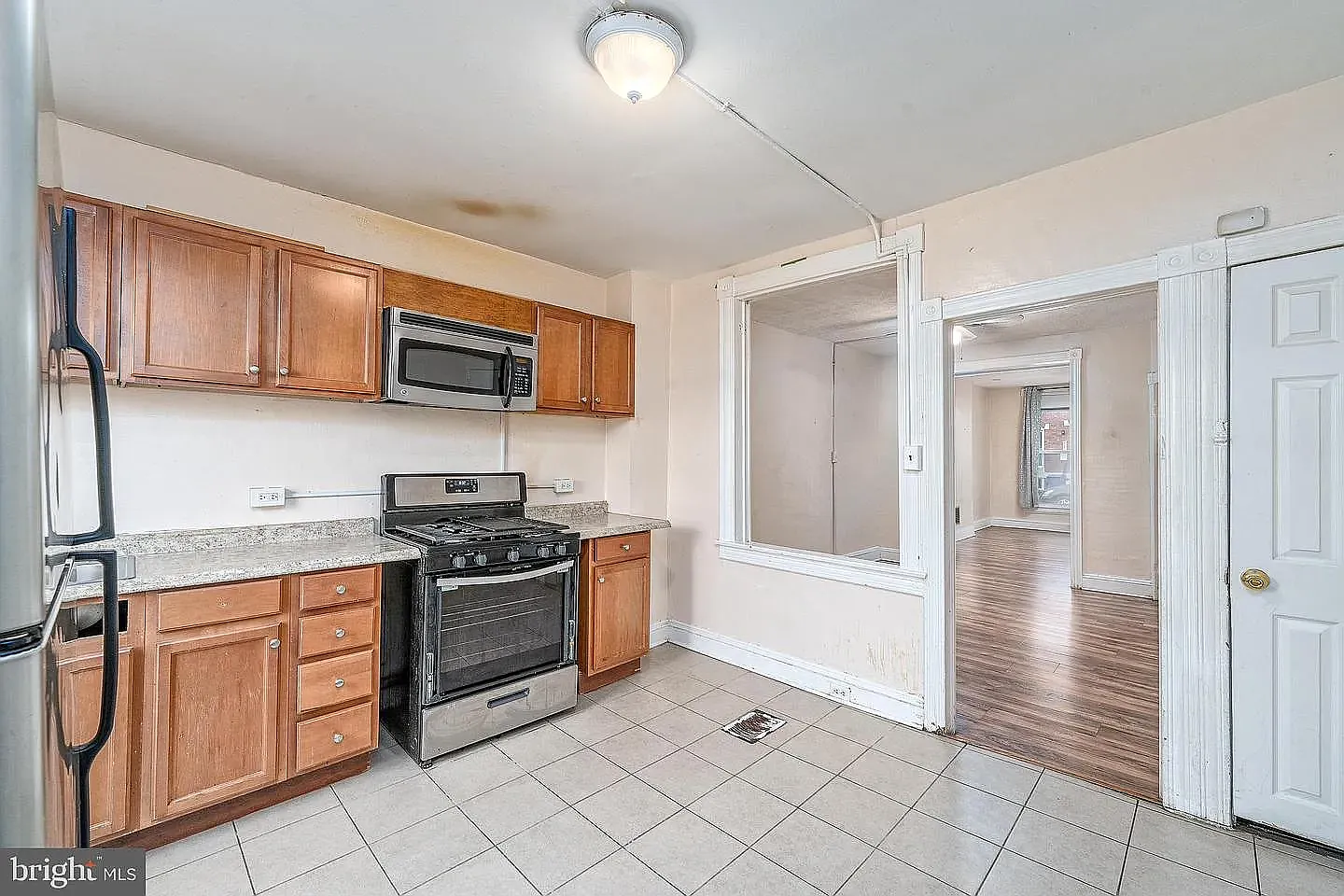 3 bed, 1092 sqft, $1,549 — Photo 1