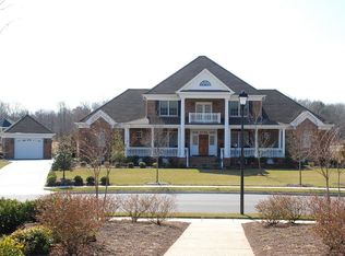 303 Castle Forbes Way, Chesapeake, VA 23322