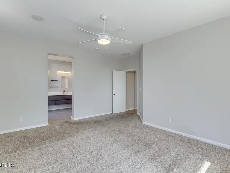 155 E Liberty Ln — Photo 16