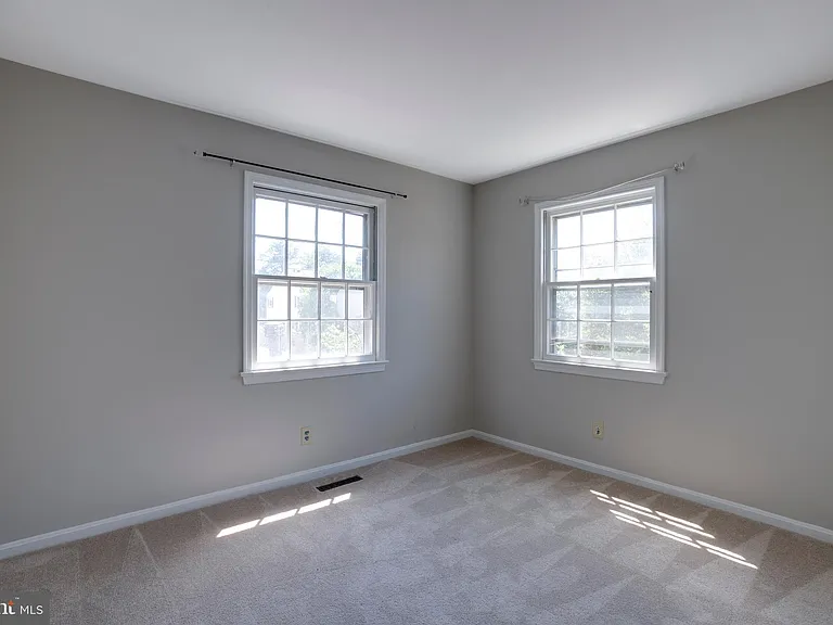 322 Clay St — Photo 25