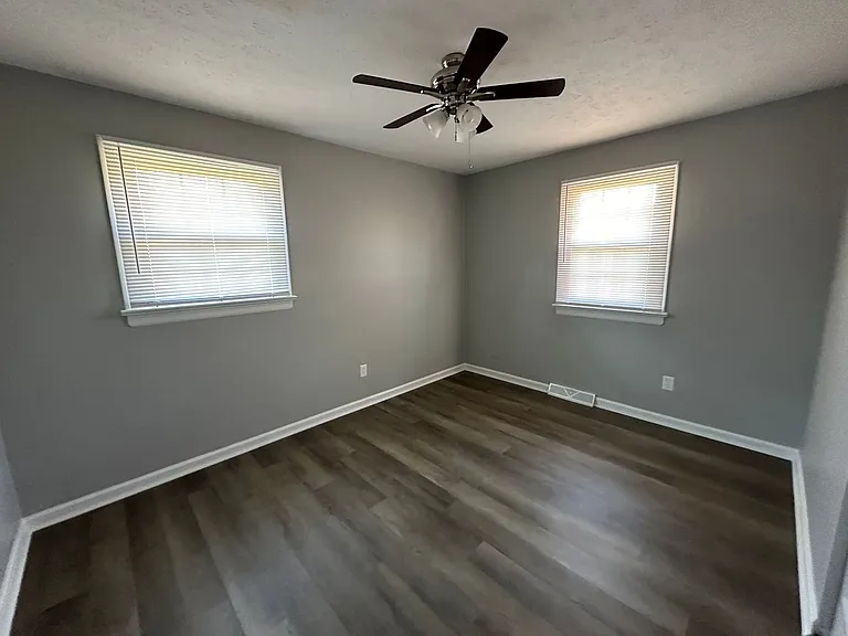 1209 Craigmont Dr — Photo 8