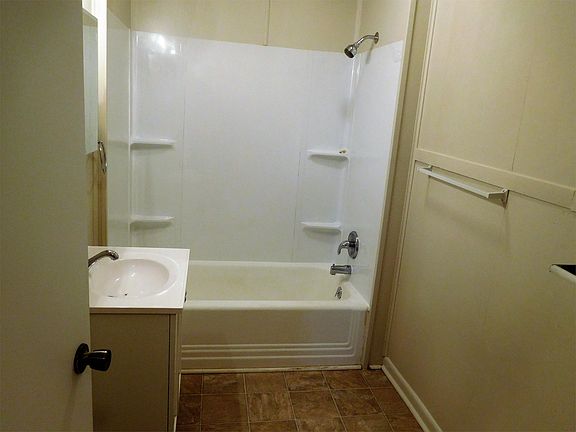 5th image of 208 N 12th St
