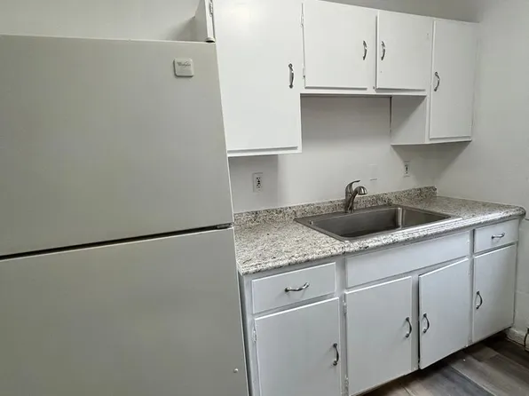 Cedar Crest Apartments