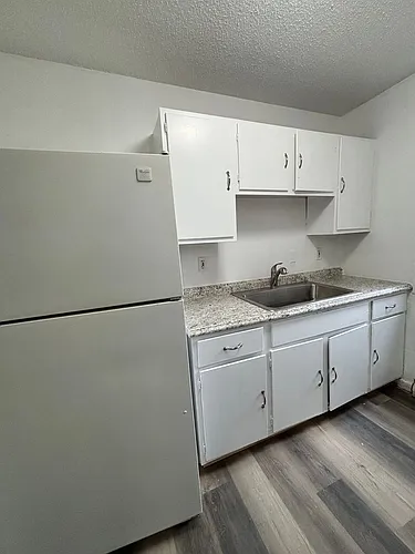 Cedar Crest Apartments Photo 1