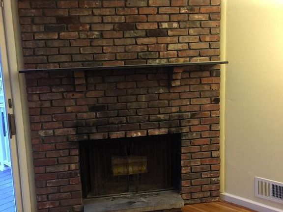 3rd image of 34 Rose Ln