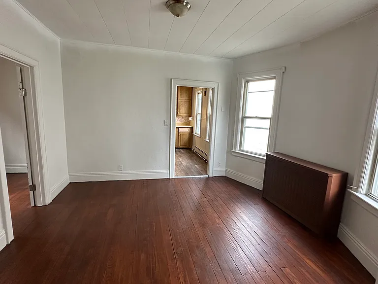 104 Stanley St — Photo 4