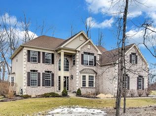 5435 Chancery Rd, Gurnee, IL 60031